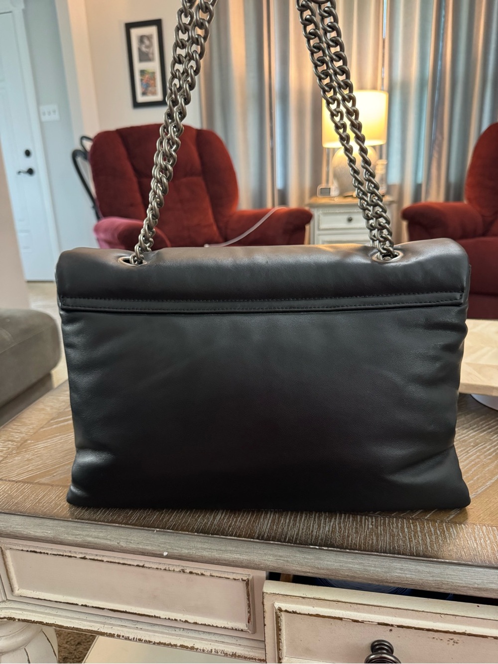 Kurt Geiger London Kew leather bag in black featuring a signature eagle head - Picture 3 of 15